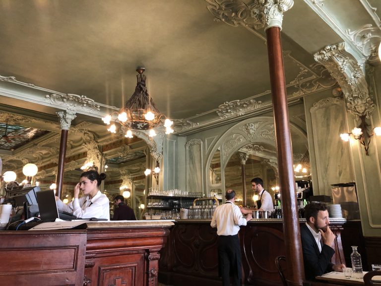 Inside Bouillon Julien